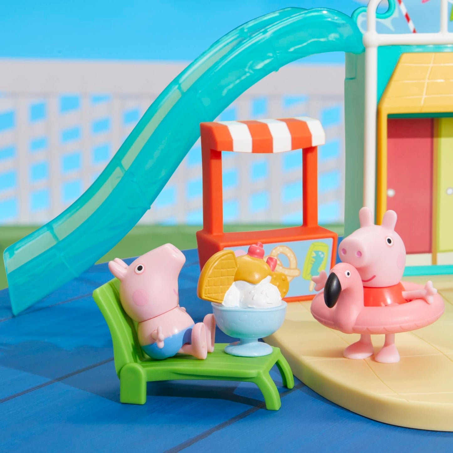 Peppa Pig Waterpark Playset with 2 Figures