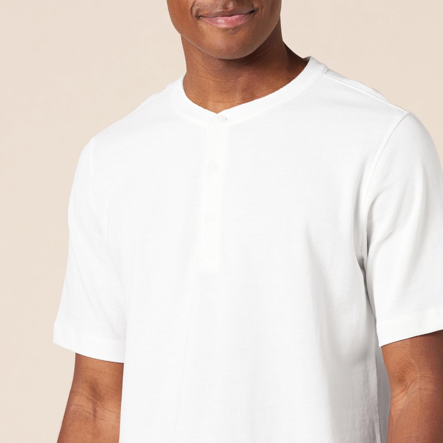 Amazon Essentials Men's Regular-Fit Short-Sleeve Pique Henley (Available in Big & Tall), Pack of 2, White, Small