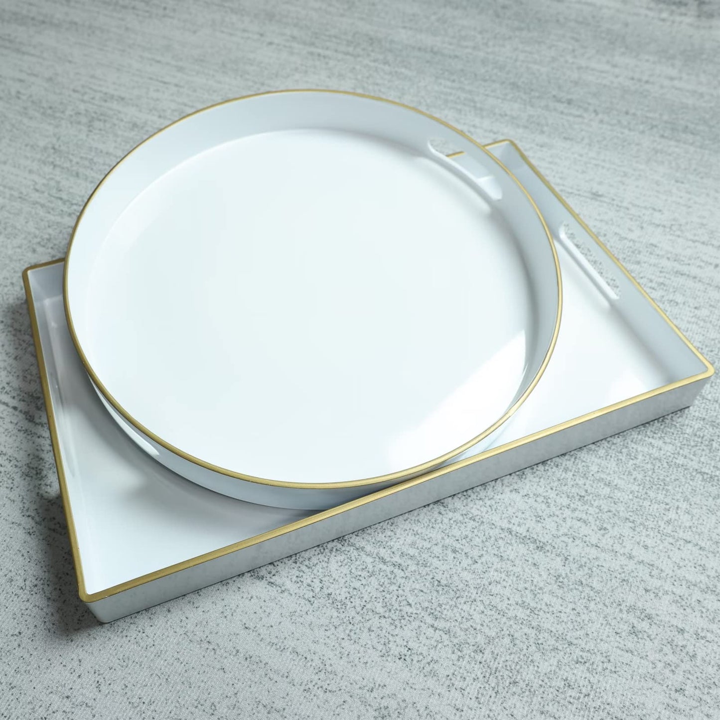 Spsyrine Round White Decorative Tray, 13" Plastic Serving Table Tray with Handles for Breakfast, Round Modern Ottoman Tray for Coffee Table, Bathroom, Kitchen, Living Room