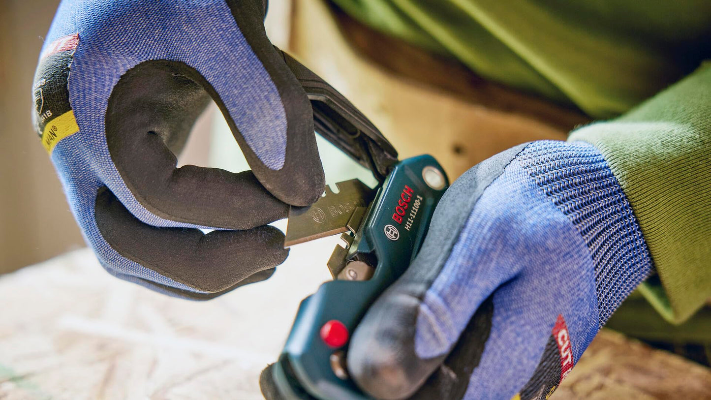 2-Piece Bosch Utility Knife Set with Blades