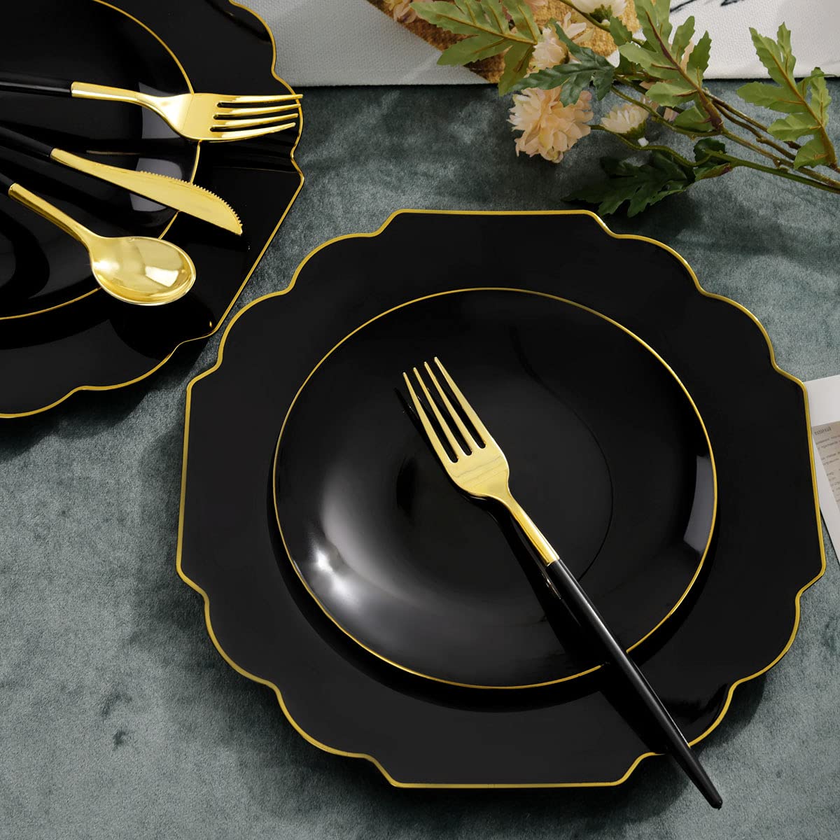 Supernal 150pcs Gold Plastic Dinnerware Set, Halloween Black Plastic Plates,Gold Plastic Silverware,Black and Gold Cutlery,include 30 Dinner Plates,30 Dessert Plates,30 Forks,30 Knives,30 Spoons