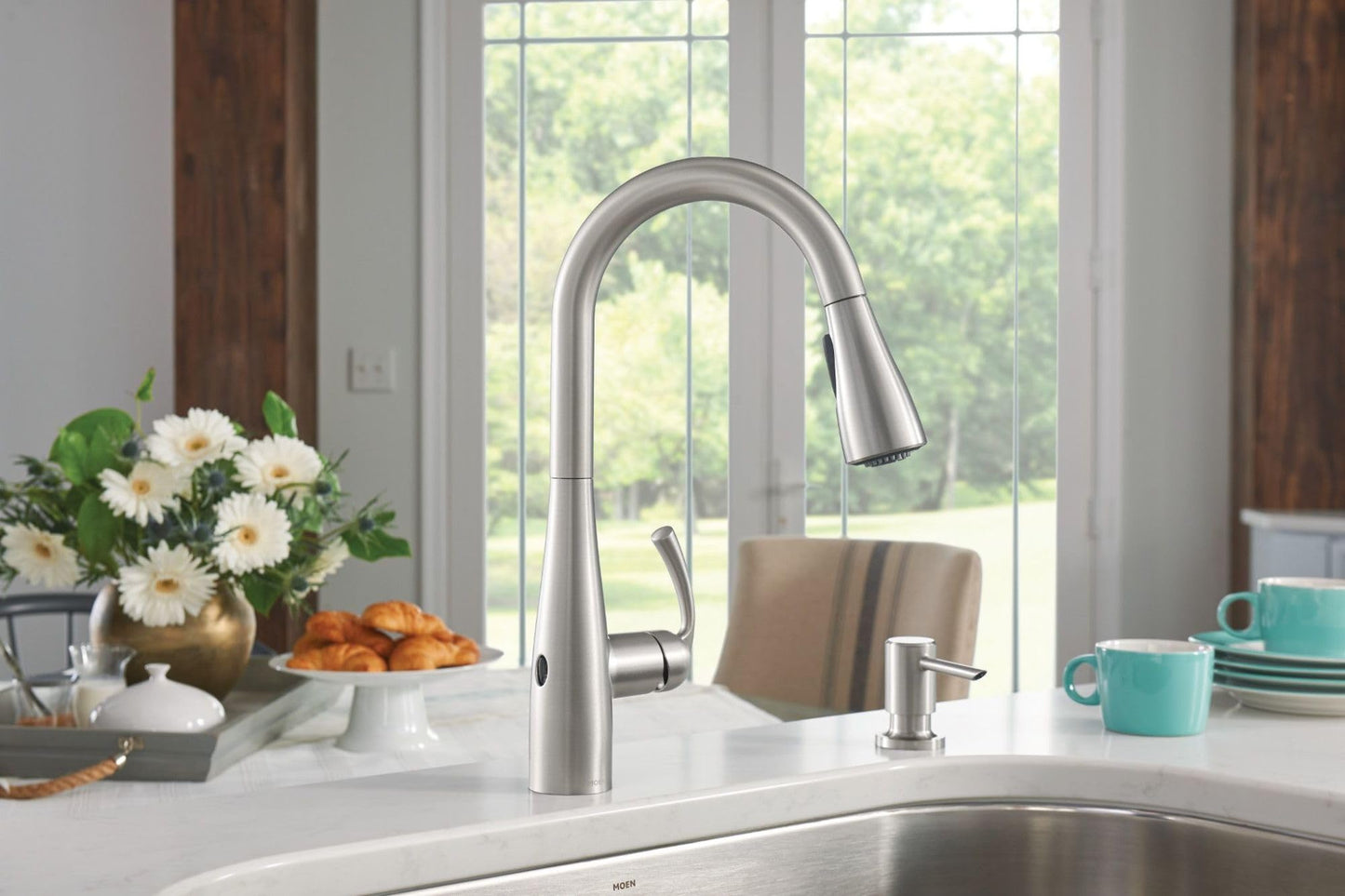 Moen Essie Spot Resist Stainless Touchless One-Handle Kitchen Faucet, Motion Activated Pull Down Kitchen Sink Faucet with Soap Dispenser, 87014EWSRS