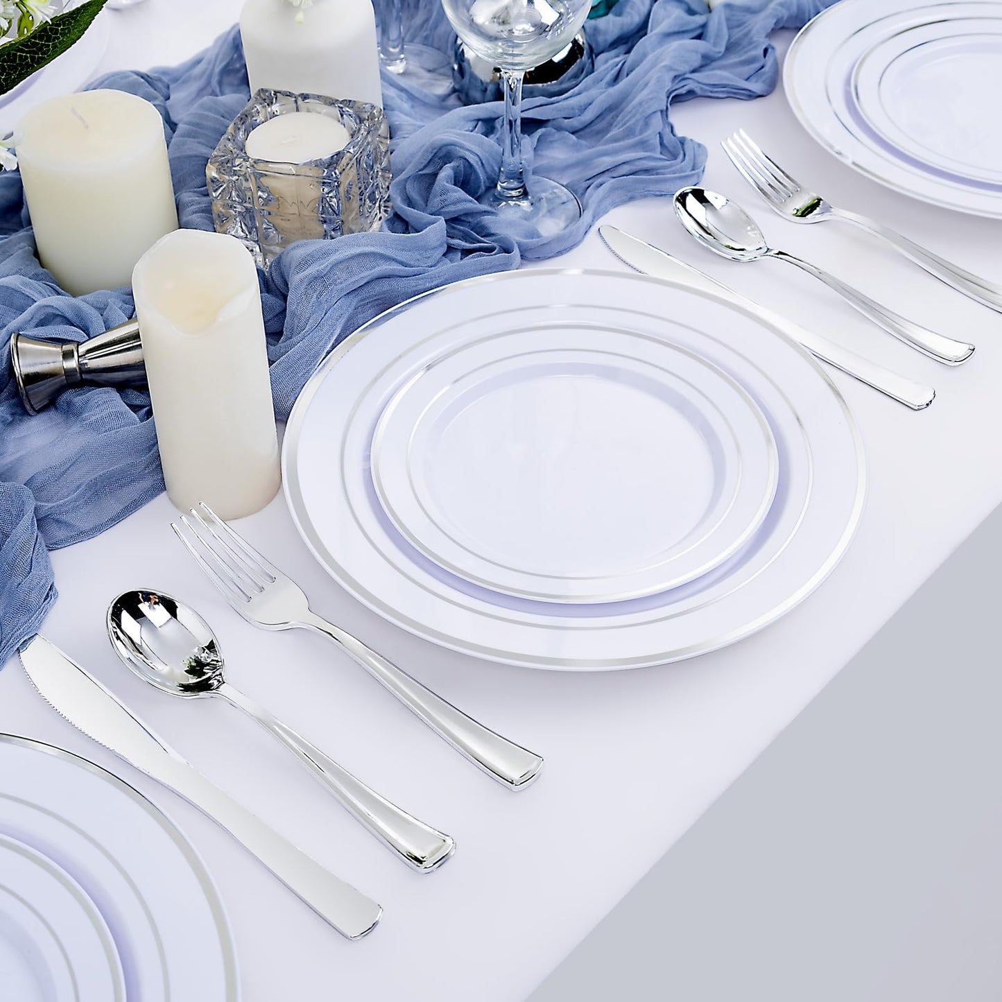 DaYammi 500pcs Silver Plastic Dinnerware Set