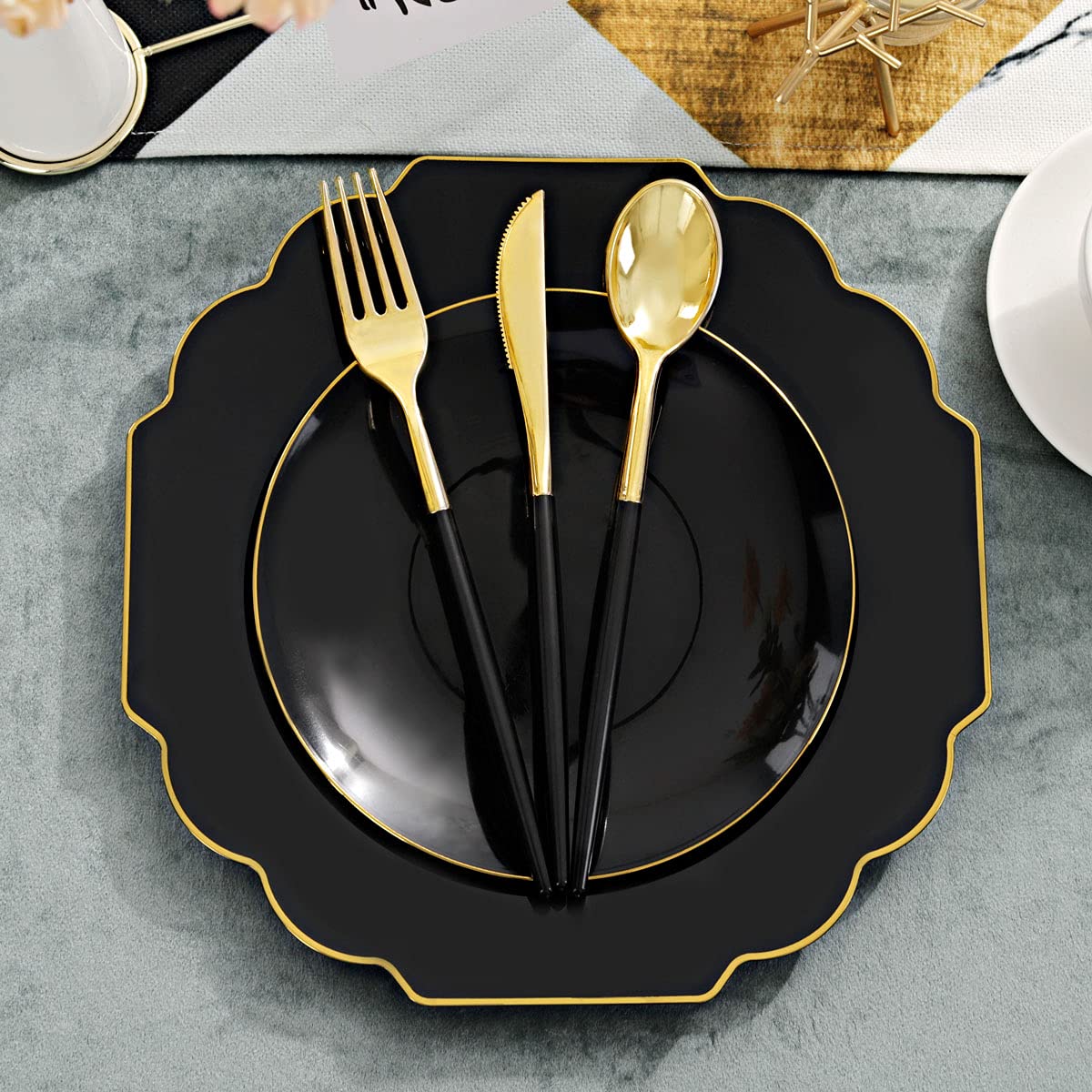 Supernal 150pcs Gold Plastic Dinnerware Set, Halloween Black Plastic Plates,Gold Plastic Silverware,Black and Gold Cutlery,include 30 Dinner Plates,30 Dessert Plates,30 Forks,30 Knives,30 Spoons