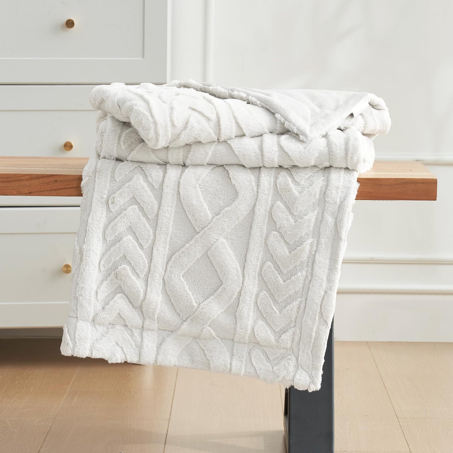 Cozy Bliss Plush Faux Fur Throw Blanket 50x60