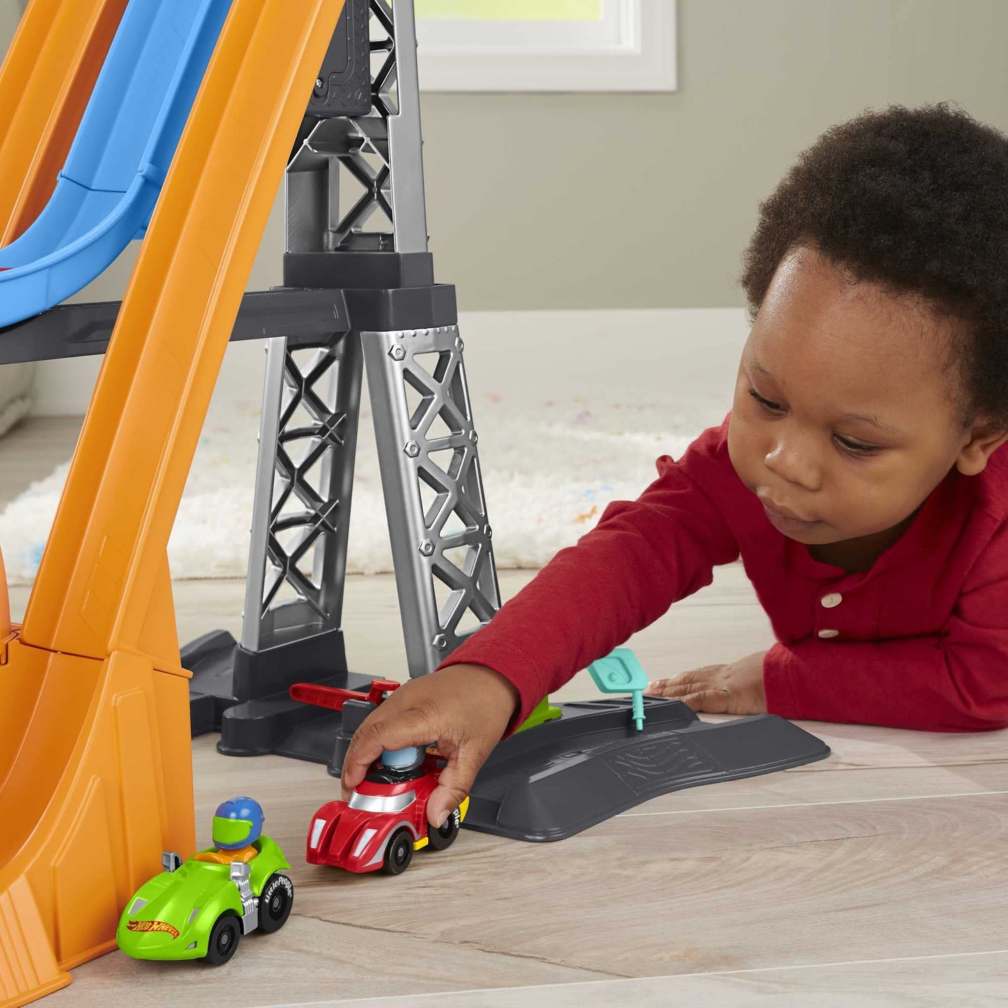 Fisher-Price Little People Toddler Toy Hot Wheels Racing Loops Tower Race Track with Stunt Ramp & Sounds for Pretend Play Ages 18+ Months