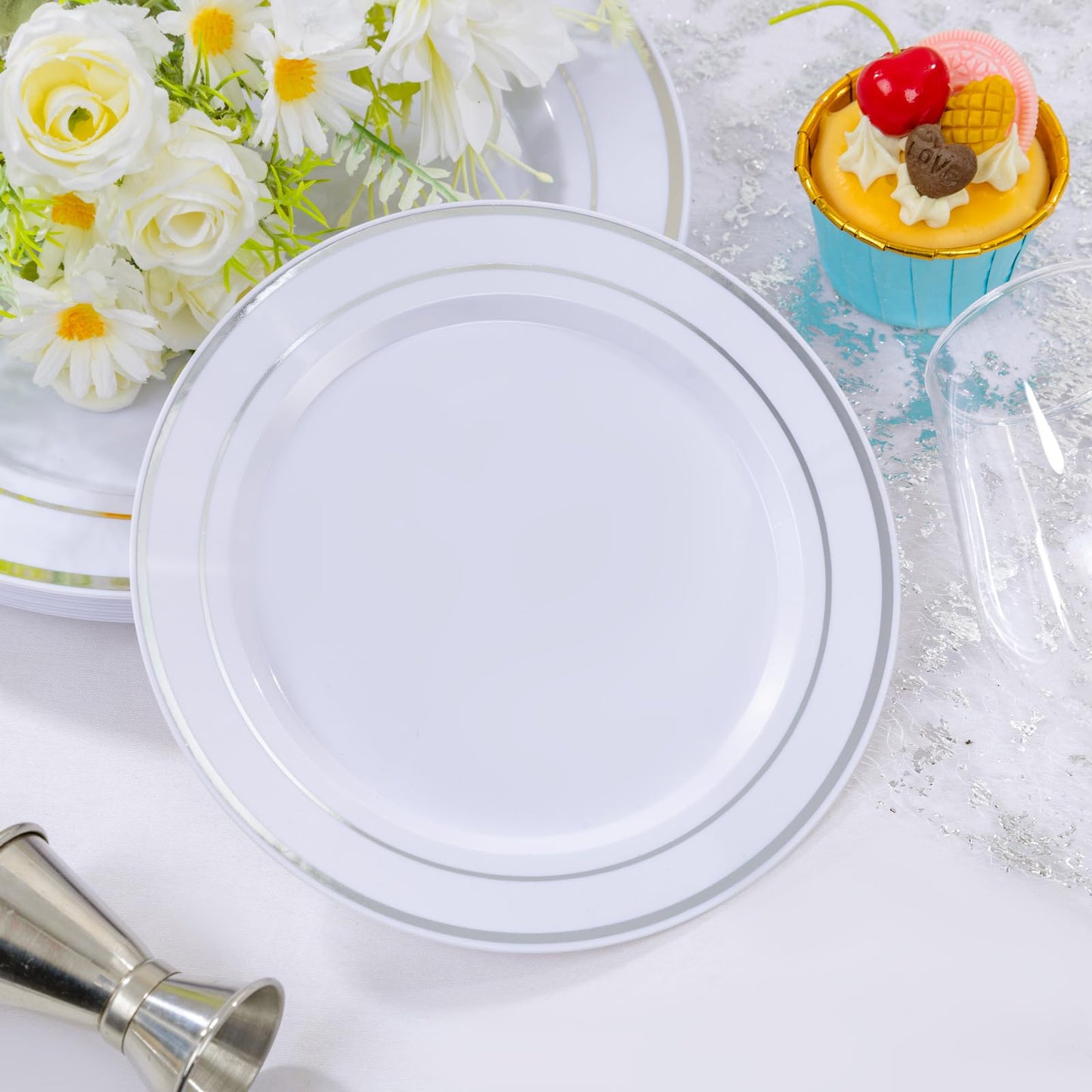 DaYammi 500pcs Silver Plastic Dinnerware Set