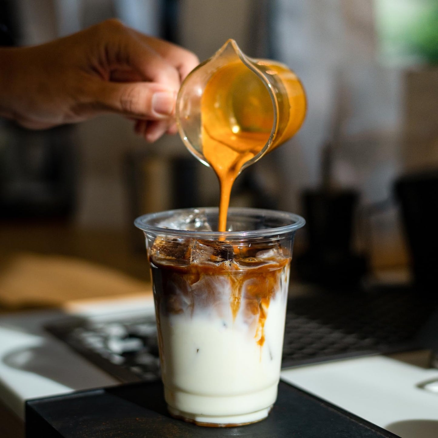 100 Pack Disposable Iced Coffee Cups with Lids