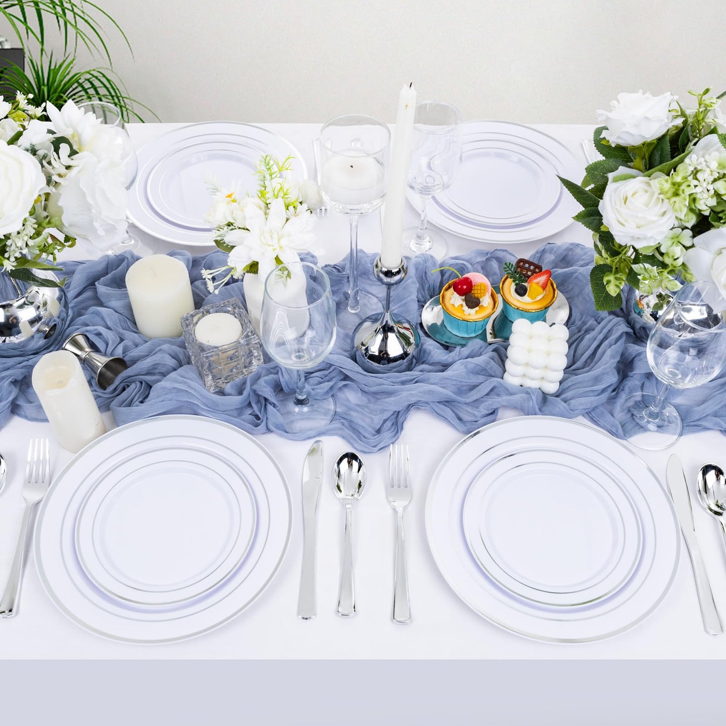 DaYammi 500pcs Silver Plastic Dinnerware Set