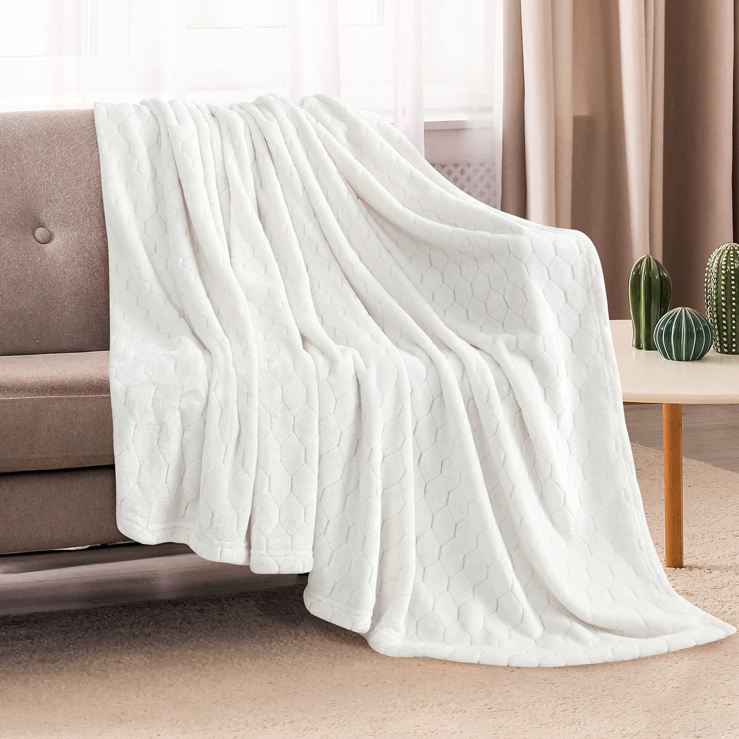 TOONOW Fleece Blanket Textured Fuzzy Plush Throw Blanket Twin Size 60" x 80", Super Soft Fluffy Bed Blanket Geometric Pattern Comfy Microfiber Flannel Blankets for Couch, Bed, Sofa, Cream White