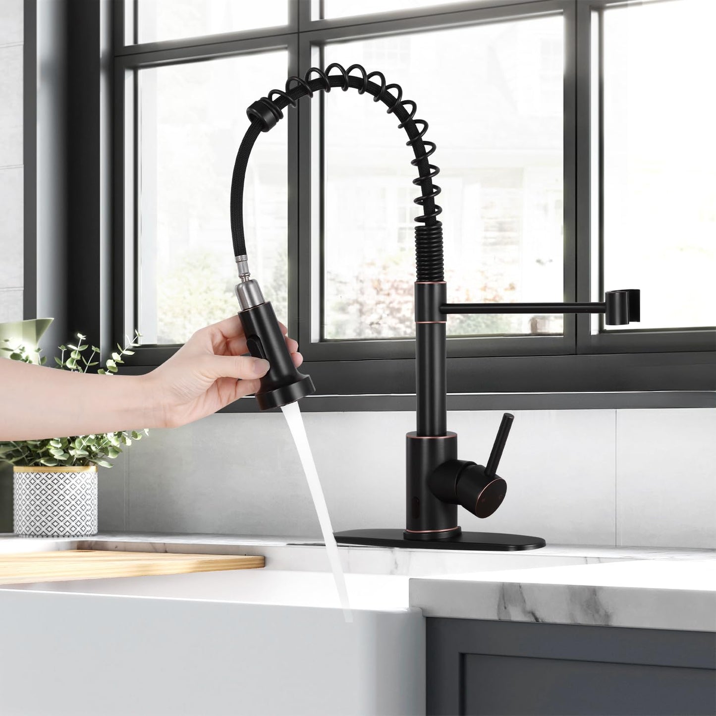 HGN Pull Down Kitchen Faucet with Sprayer