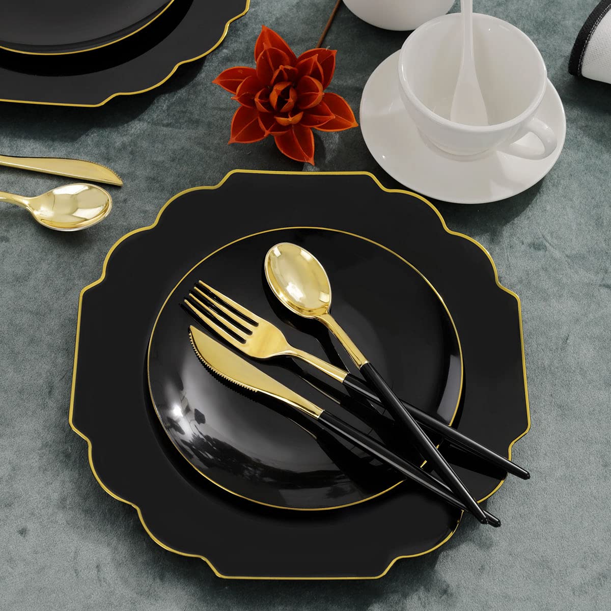 Supernal 150pcs Gold Plastic Dinnerware Set, Halloween Black Plastic Plates,Gold Plastic Silverware,Black and Gold Cutlery,include 30 Dinner Plates,30 Dessert Plates,30 Forks,30 Knives,30 Spoons