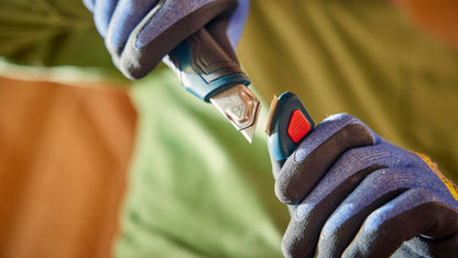2-Piece Bosch Utility Knife Set with Blades