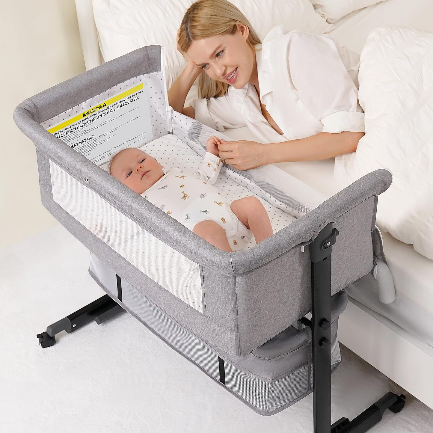 3 in 1 Adjustable Baby Bassinet with Rocking Mode