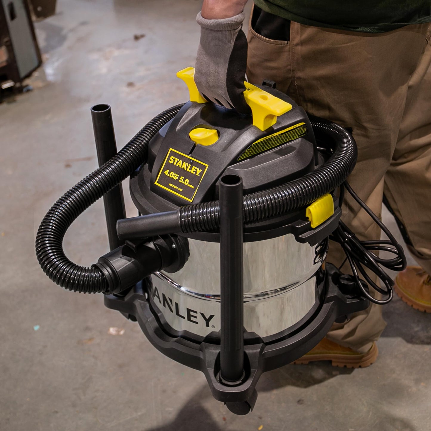 STANLEY 5 Gallon Wet/Dry Vacuum with Attachments