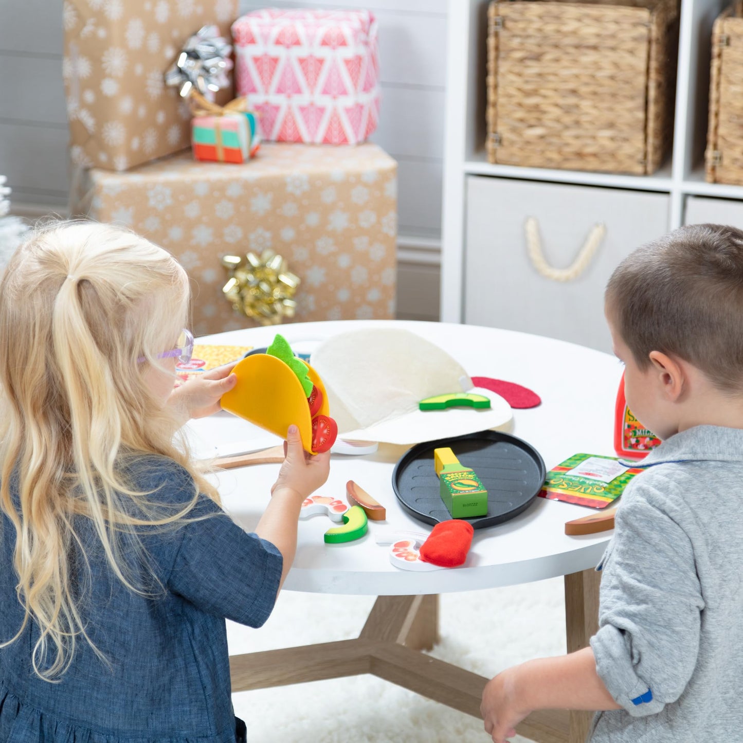 Melissa & Doug Wooden Taco & Tortilla Play Food