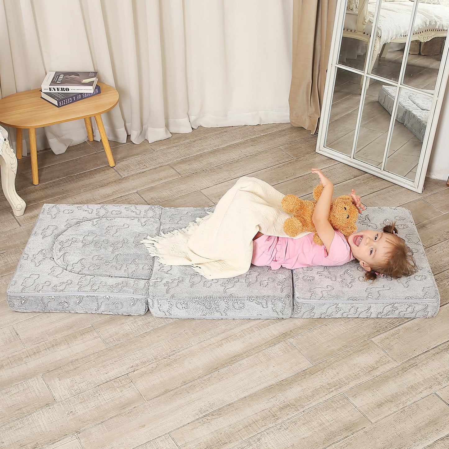 Kids Glow in The Dark Nap Mat by MOMCAYWEX