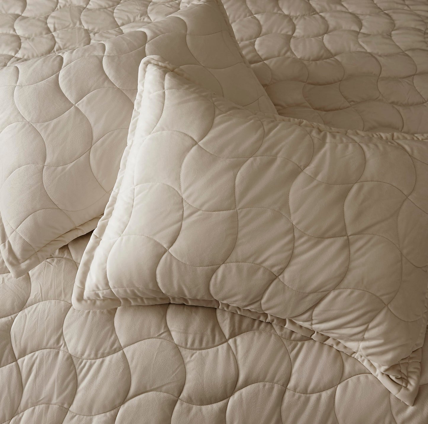 Luxury Beige Velvet Twin Quilt Set with Pillow