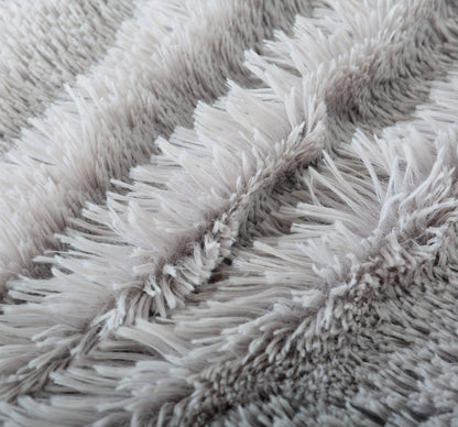 Reafort Oversized Faux Fur Throw Blanket, Grey