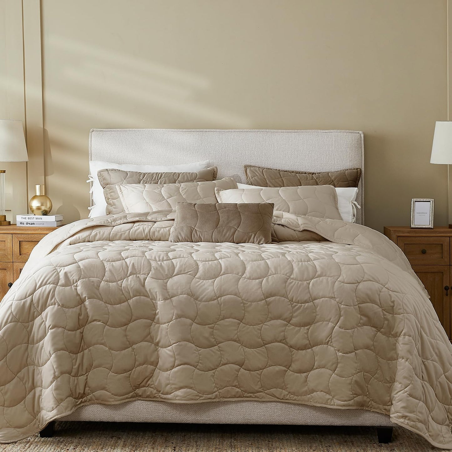 Luxury Beige Velvet Twin Quilt Set with Pillow