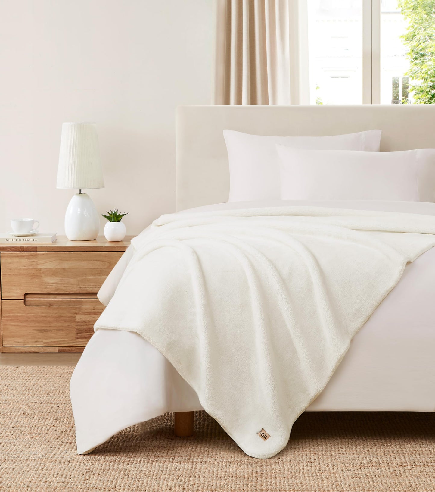 UGG 23601 Whitecap Plush Flannel Oversized Reversible Fleece Throw Blanket Comfortable Lightweight Cozy Hotel Style Home Decor Soft Luxury Machine Washable Blankets, 70 x 50-Inch, Snow