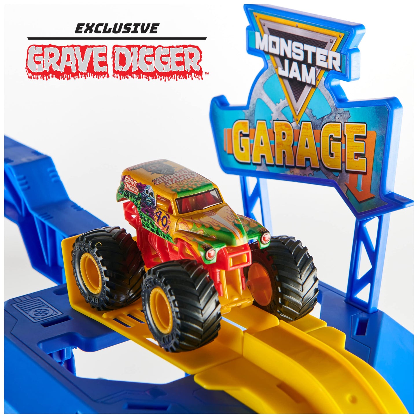 Monster Jam Garage Playset with Grave Digger Truck