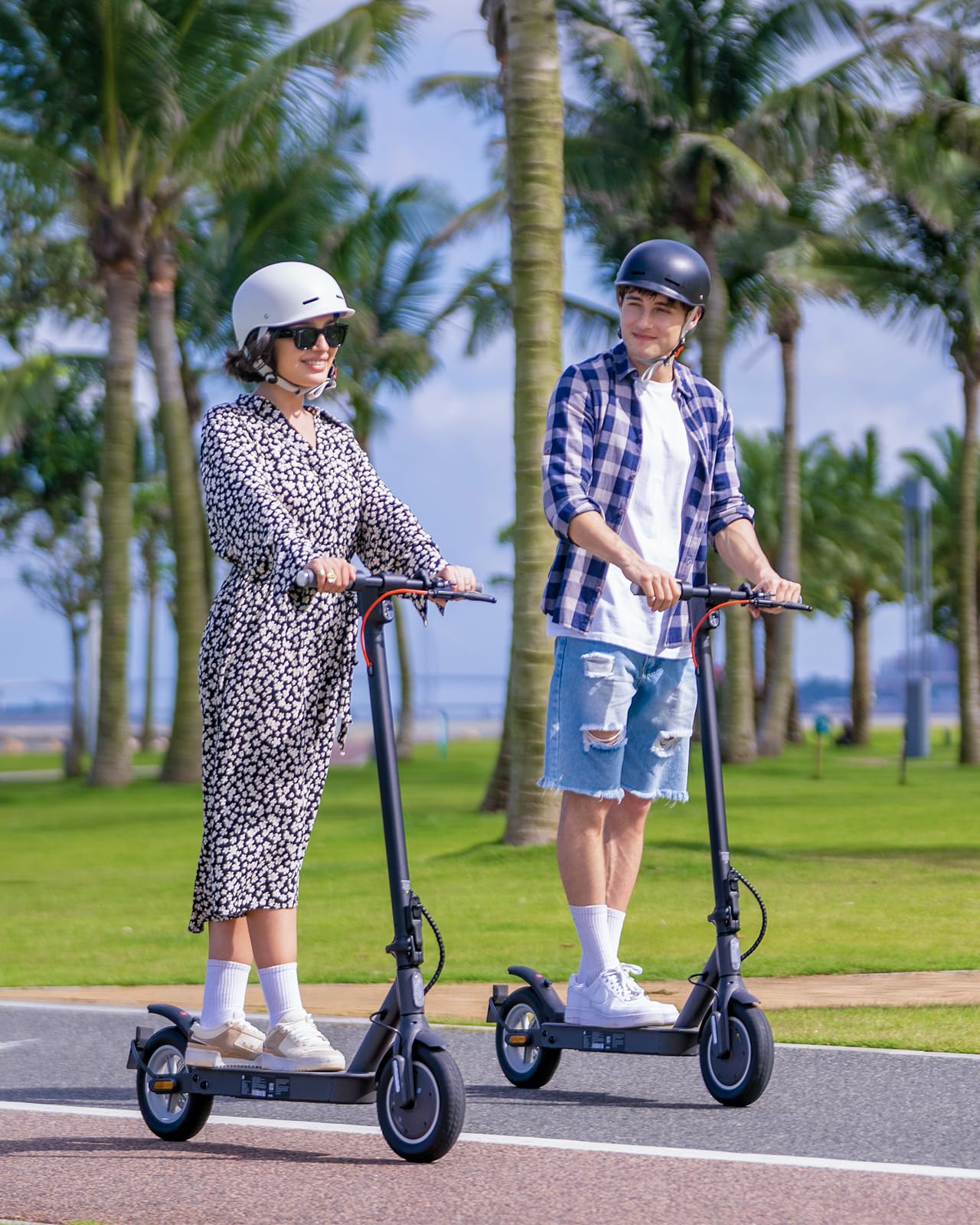 5TH WHEEL Foldable Electric Scooter With Turn Signals