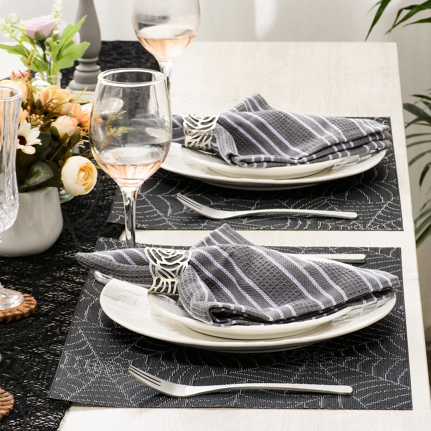 AHHFSMEI Placemats Set of 6 for Dining Table Washable Woven Vinyl Non-Slip Placemat Heat-Resistant Durable Table Mats for Dining Table Easy to Clean (Grey Cobweb)