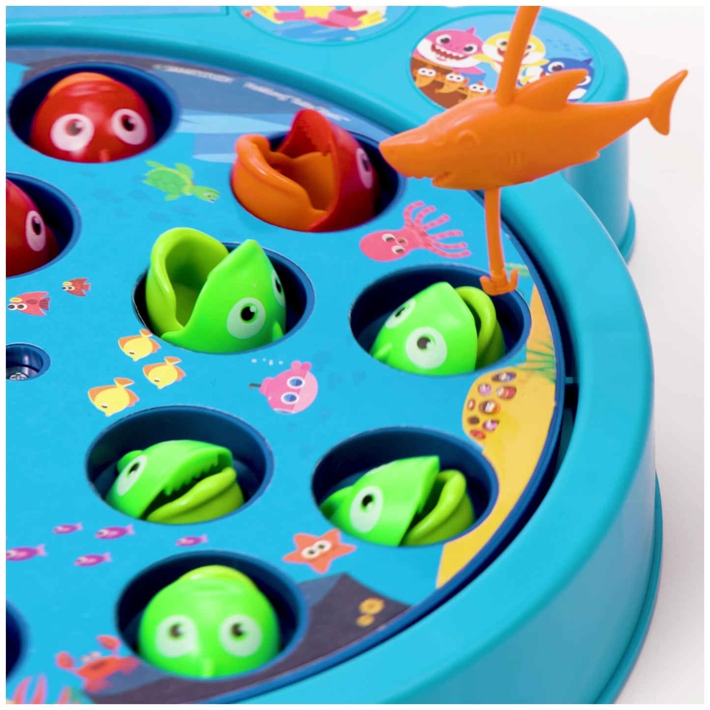 Spin Master Games, Pinkfong Baby Shark Let's Go Hunt Musical Fishing Game with Sound, Preschool Educational Toy, Christmas Gifts for Kids, for Ages 4+