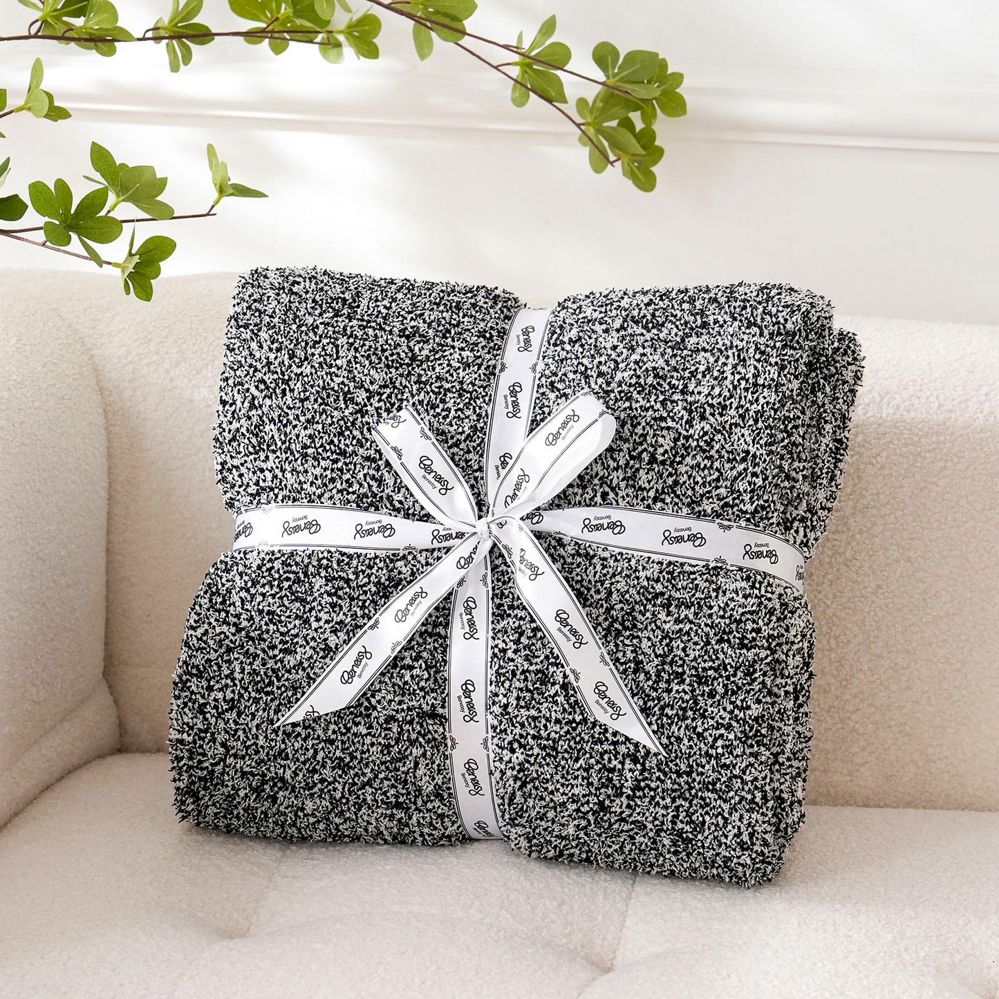 Super Soft Knitted Throw Blanket for All Seasons