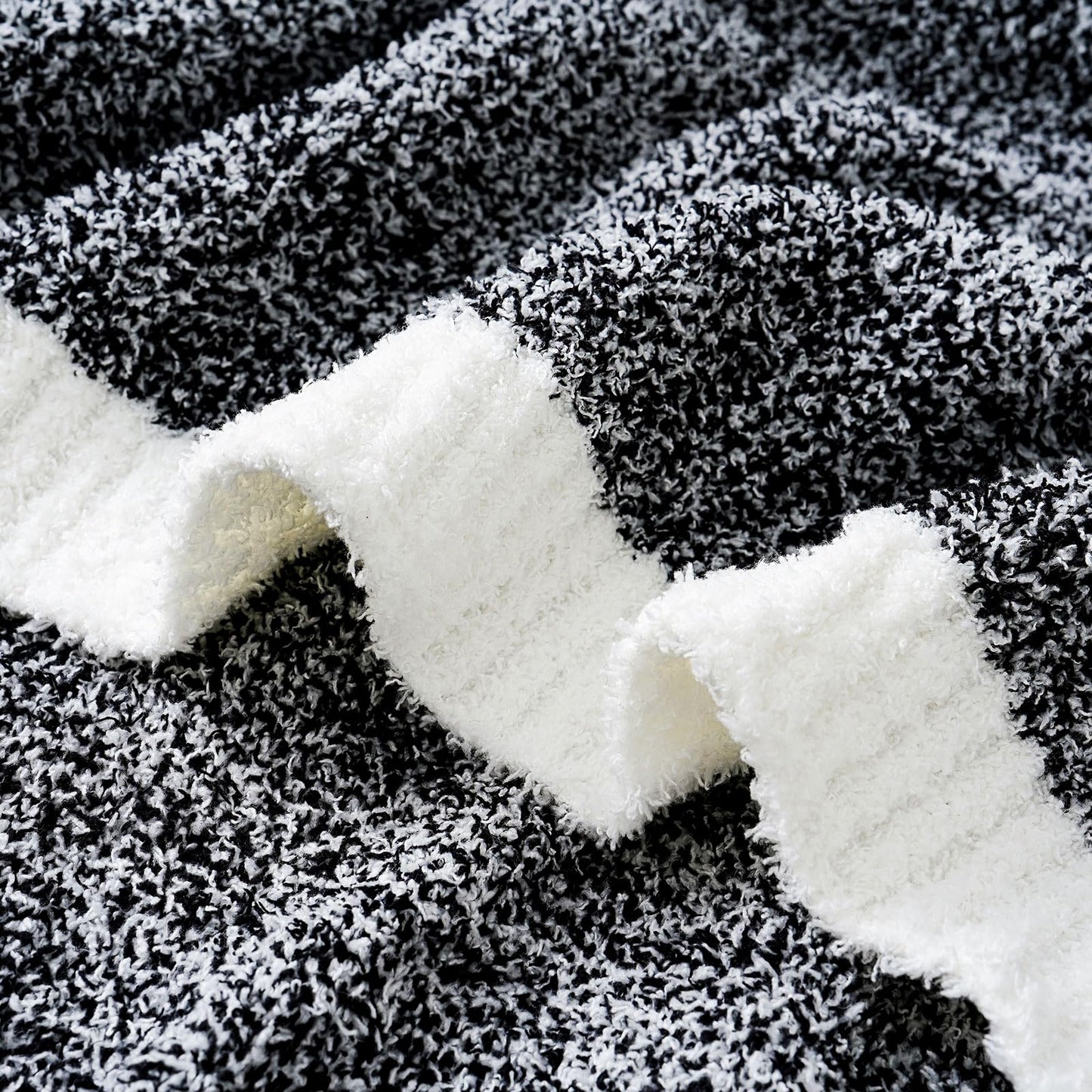 Super Soft Knitted Throw Blanket for All Seasons