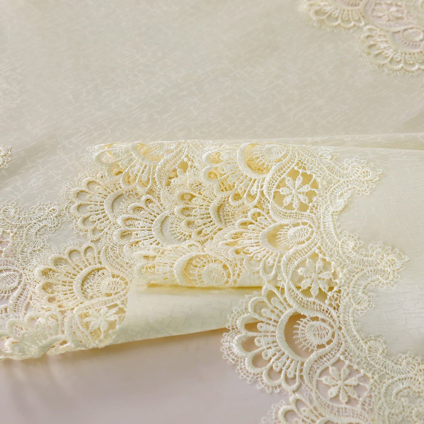 ZHUIDUSI Lace Tablecloth Rectangular Summer Fall Flower Decor Macrame Tablecloth for Dining-Room|Kitchen Party|Outdoor|Holiday Dinner (Beige, Rectangle/Oblong 60 in x 120 in)