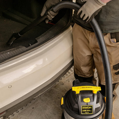 STANLEY 5 Gallon Wet/Dry Vacuum with Attachments