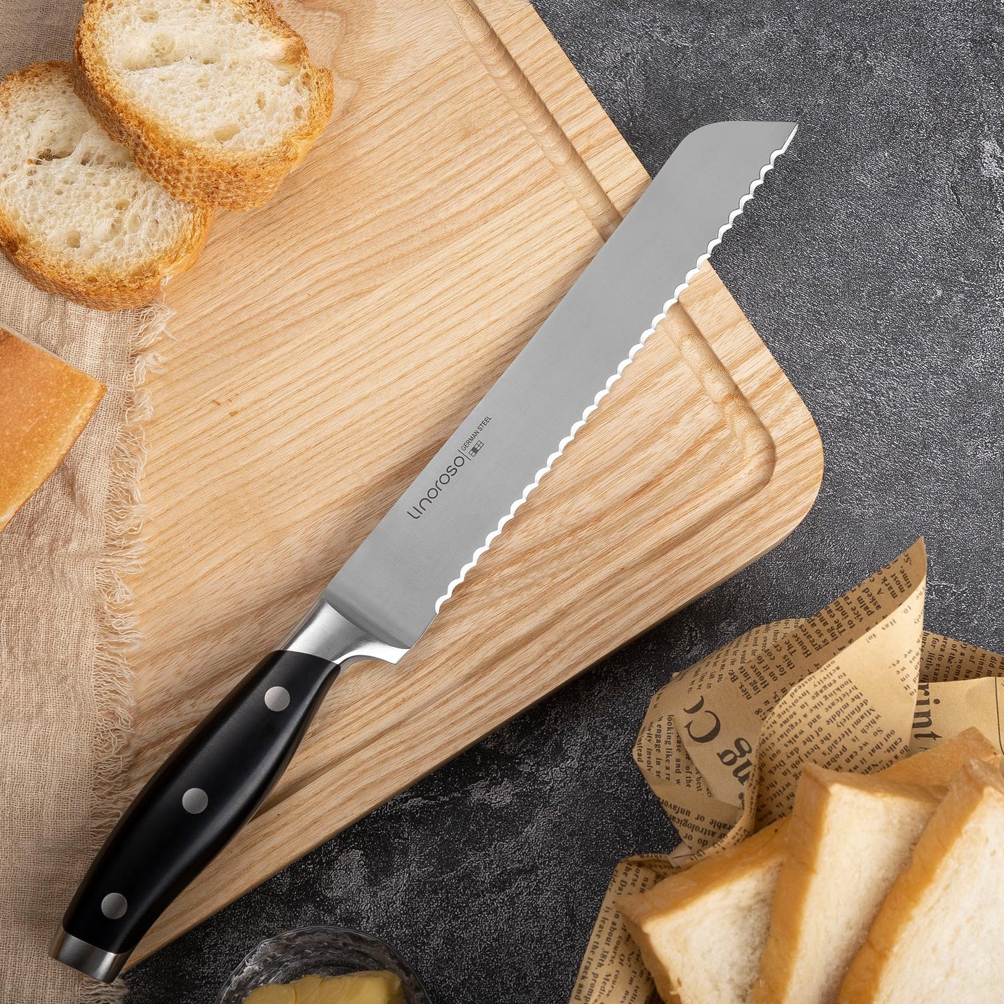 linoroso Serrated Bread Knife for Homemade Bread with Elegant Gift Box, Full Tang Ultra Sharp Forged German Carbon Stainless Steel Bread Knife 8 inch for Slicing Bread, Bagels, Cake - Classic Series