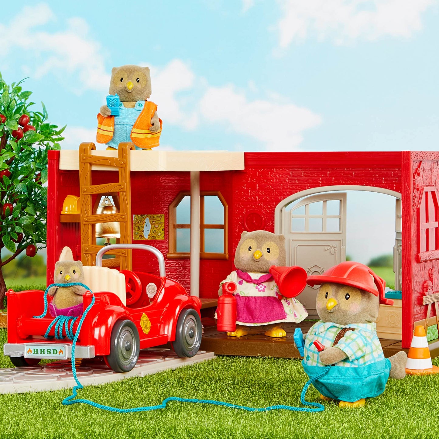 Li'l Woodzeez Fire Truck Dollhouse Playset for Kids
