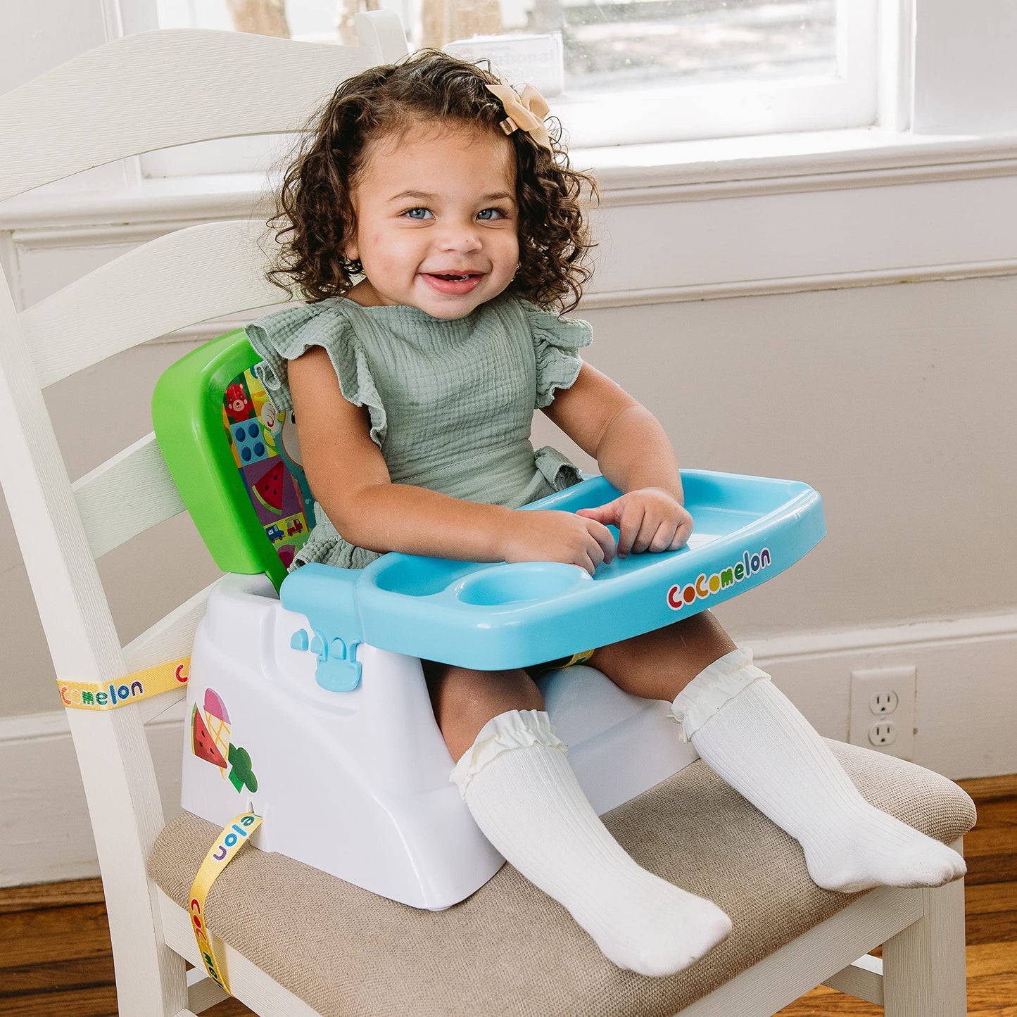 CoComelon Portable Toddler Dining Booster Seat