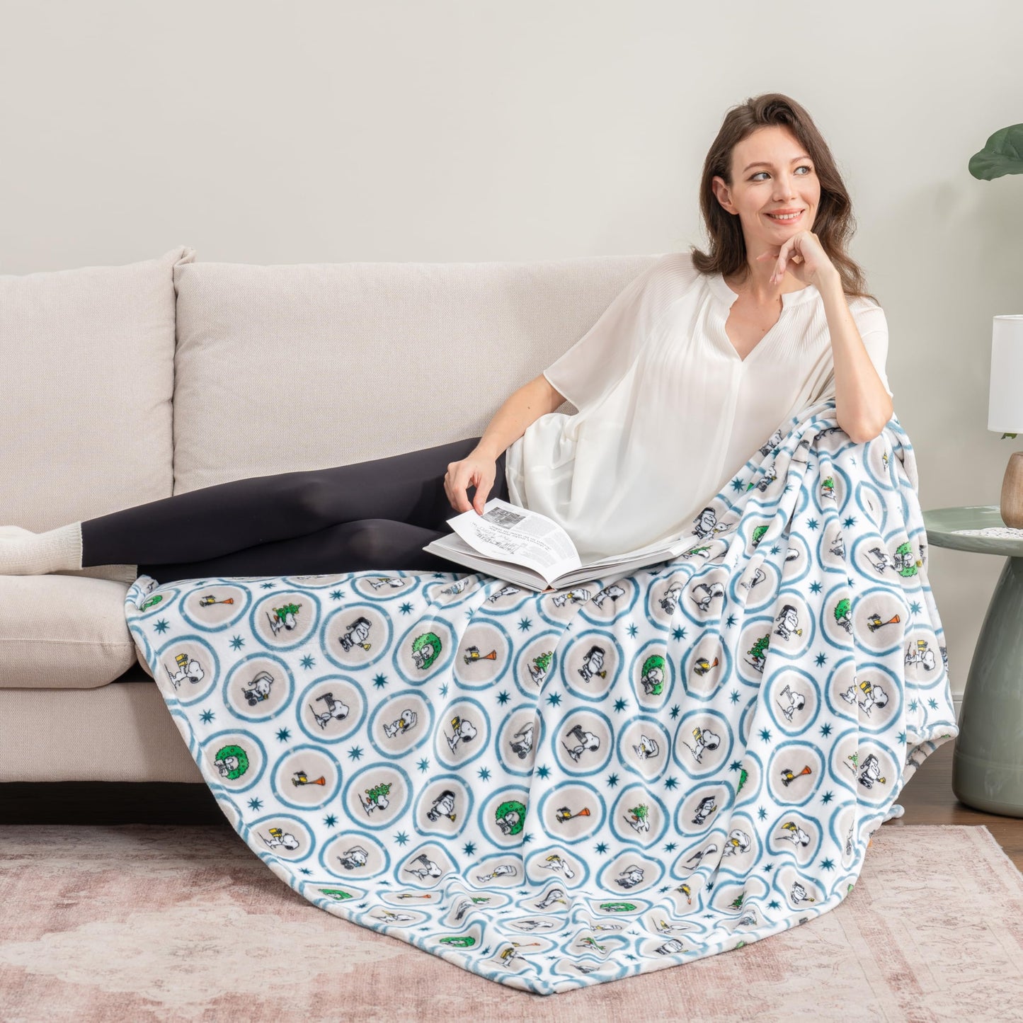 Berkshire Blanket Snoopy Plush Blanket, White 60x70