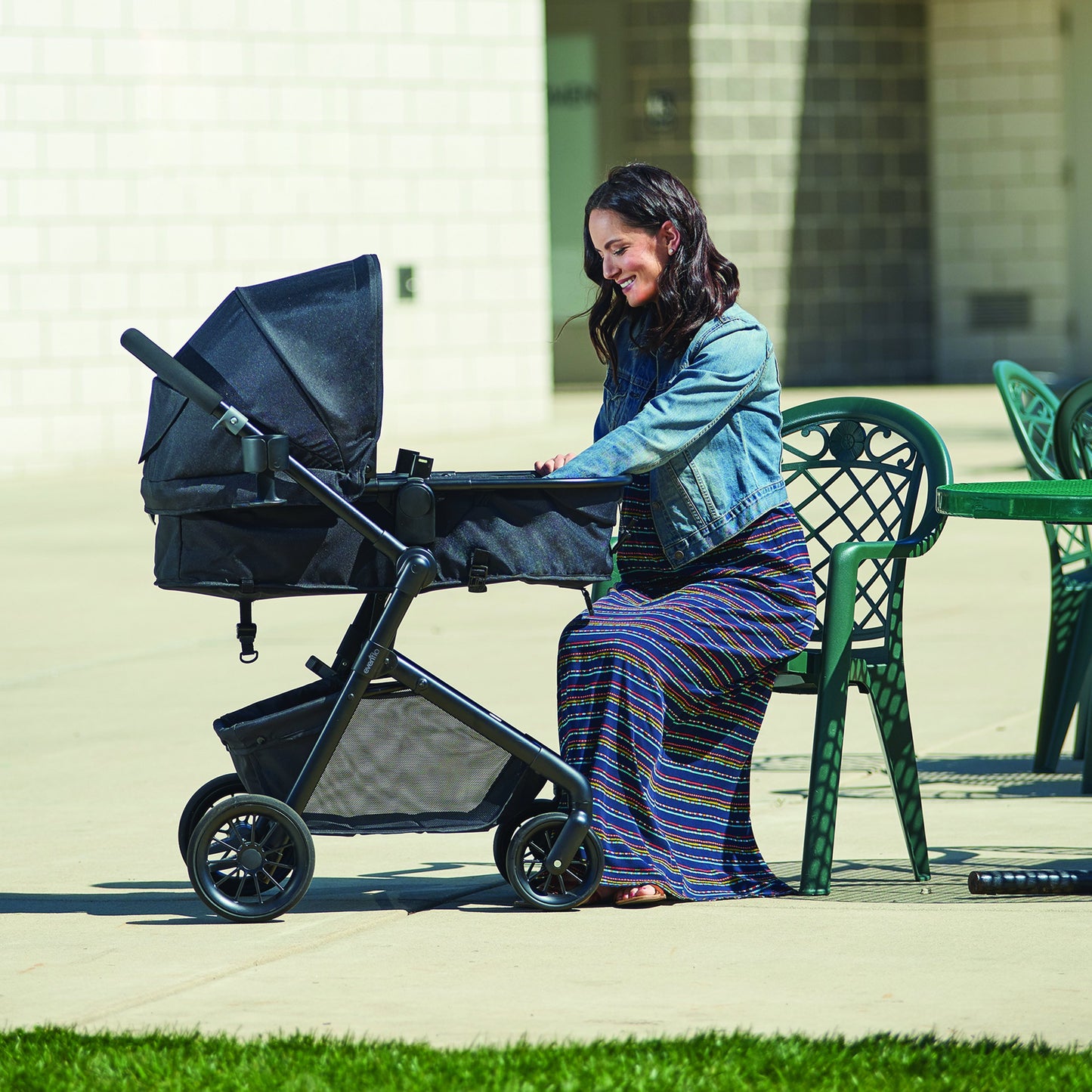 Evenflo Pivot Modular Travel System with Car Seat