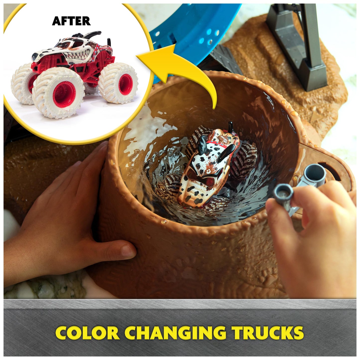 Monster Jam Dunk Tank Playset with Color Change Action