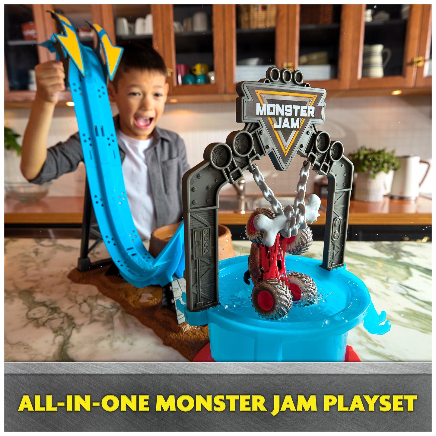 Monster Jam Dunk Tank Playset for Kids