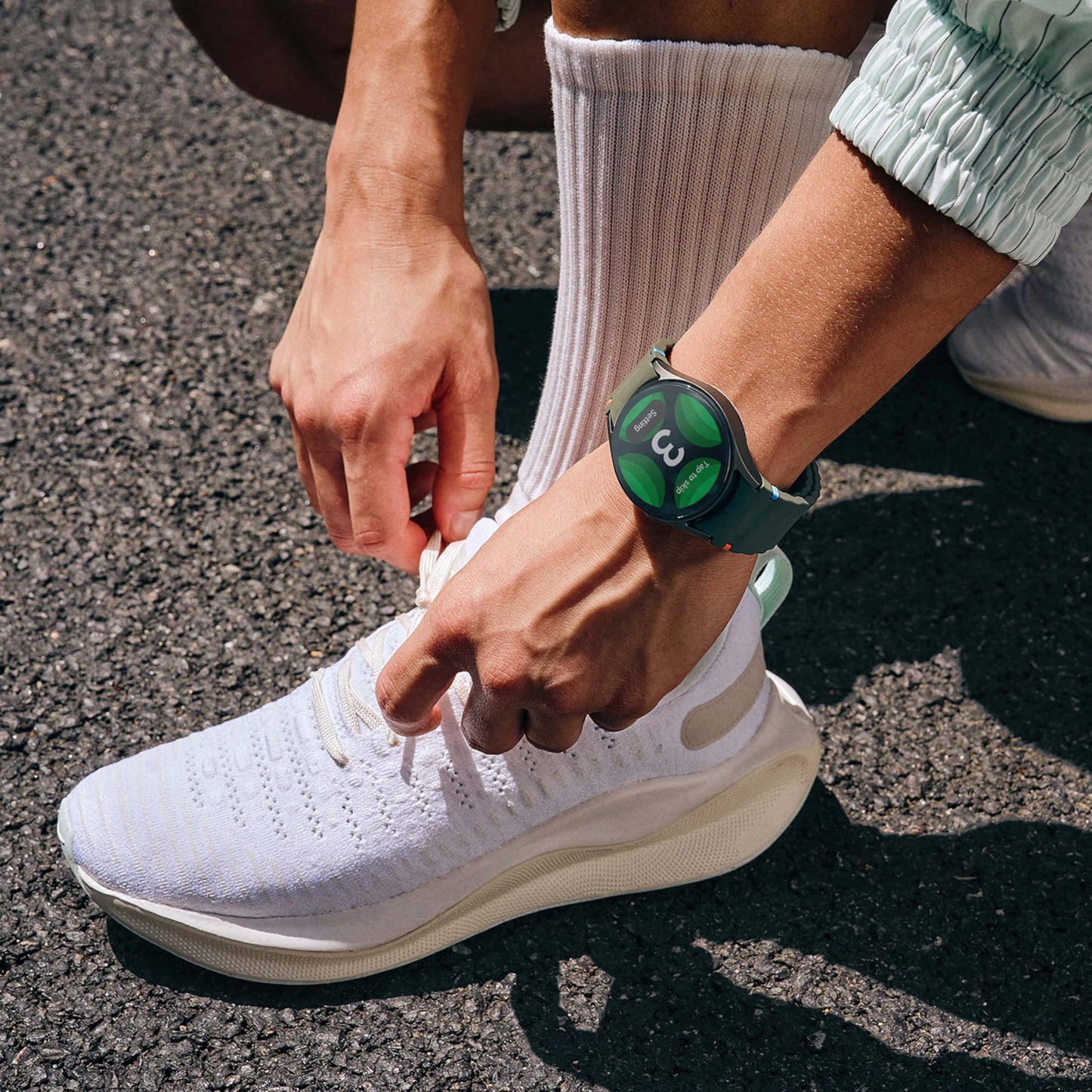 SAMSUNG Galaxy Watch 7 Bluetooth Smartwatch with Fitness Tracker