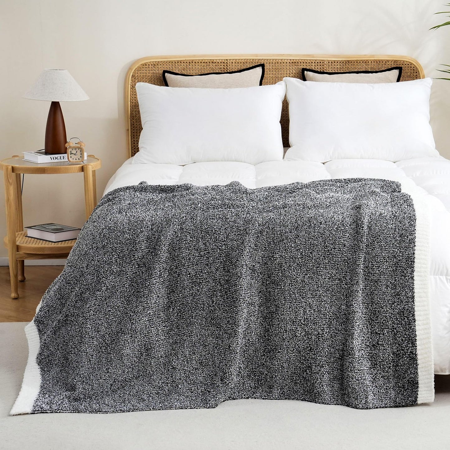 Super Soft Knitted Throw Blanket for All Seasons