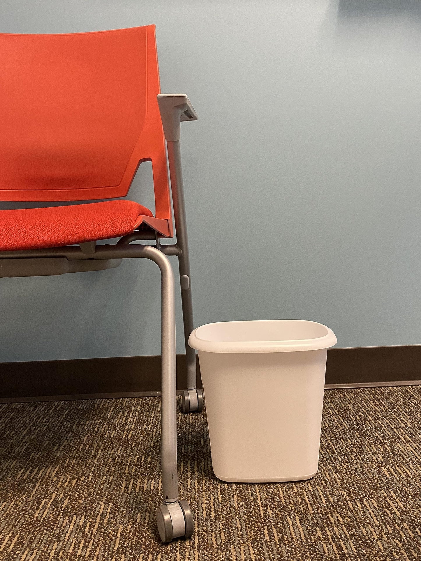 Rubbermaid 1.5-Gallon Vanity Trash Can, White