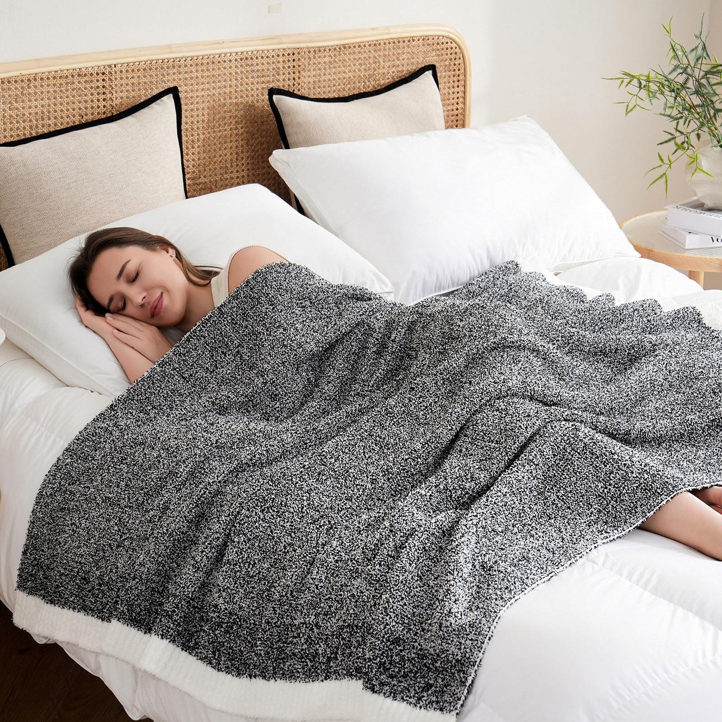 Super Soft Knitted Throw Blanket for All Seasons