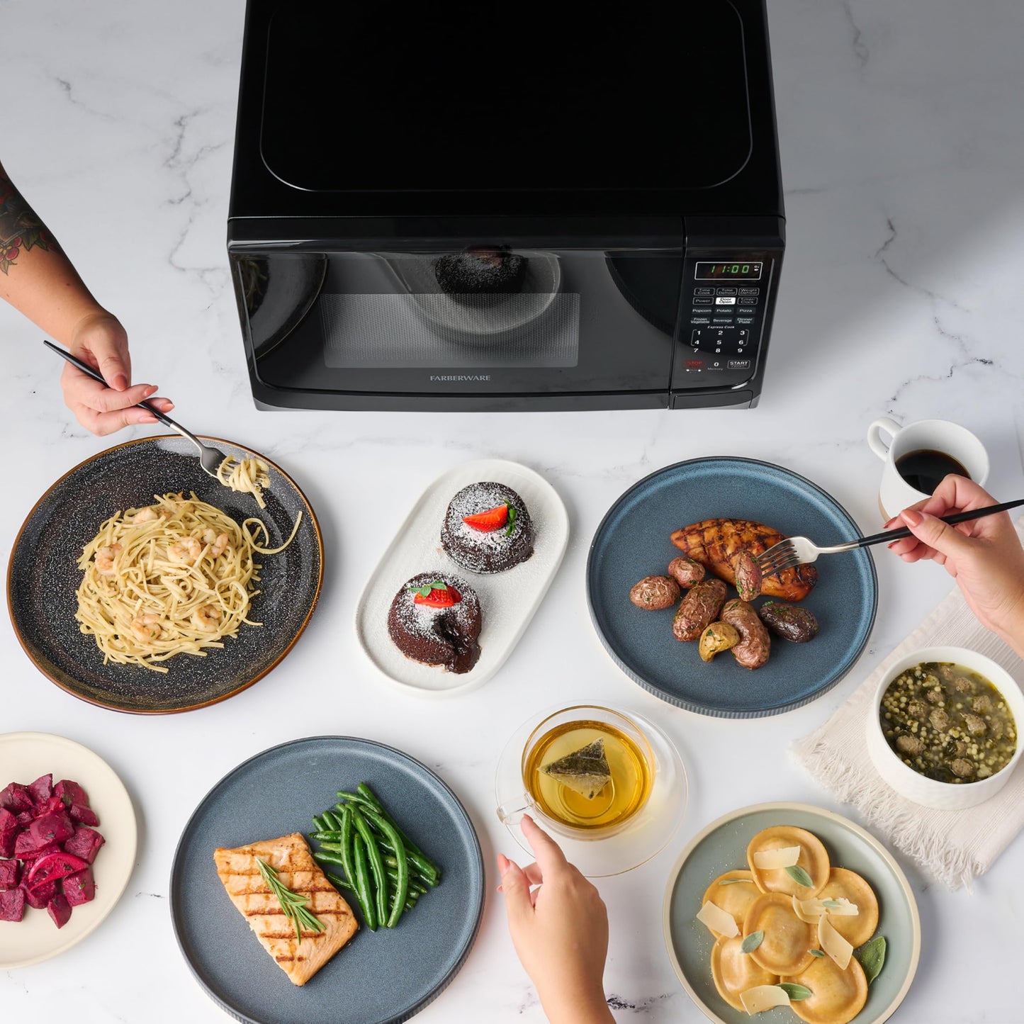 Farberware 0.7 Cu. Ft. Countertop Microwave Oven
