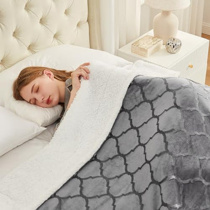 L'AGRATY Sherpa Throw Blanket - Plush Blanket for Bed - 50"x60" Soft Fleece Blanket - Comfy Fluffy Blanket for Chair and Couch - Warm Fuzzy Blanket for Gift(Light Grey)