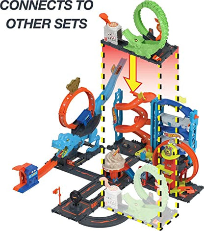Hot Wheels Toy Car Track Set Gator Loop Attack Playset in Pizza Place with 1:64 Scale Car, Connects to Other Sets