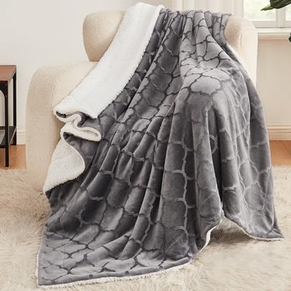 L'AGRATY Sherpa Throw Blanket - Plush Blanket for Bed - 50"x60" Soft Fleece Blanket - Comfy Fluffy Blanket for Chair and Couch - Warm Fuzzy Blanket for Gift(Light Grey)