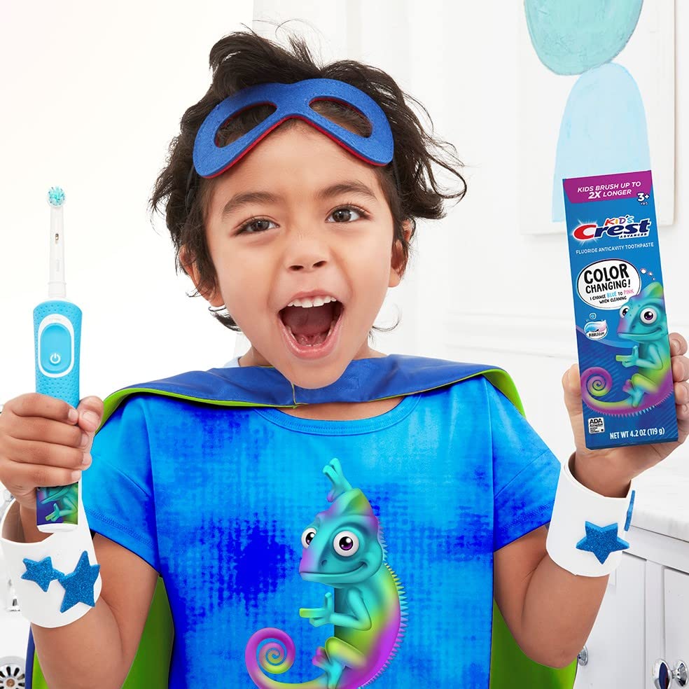 Oral-B Kid's Electric Rechargeable Toothbrush with Charger, Featuring Extra Soft Color Changing Bristles, for Ages 3, White/Blue