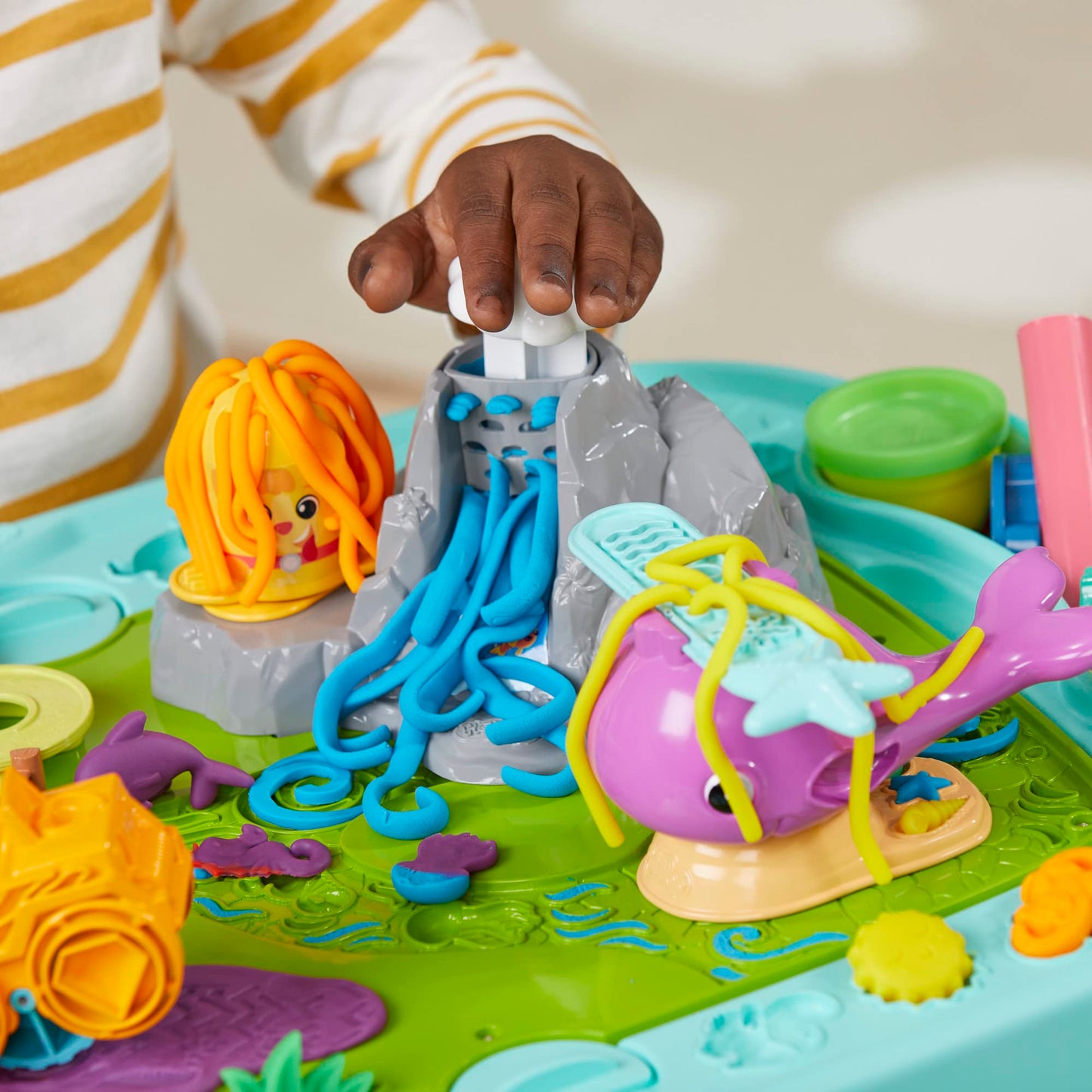 Play-Doh All-in-One Creativity Starter Station Activity Table Playset, Preschool Toys, Starter Sets, Kids Arts & Crafts, Ages 3+